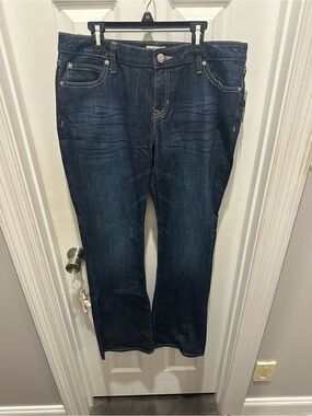 Gap 1969 NWT Curvy Flare Jeans